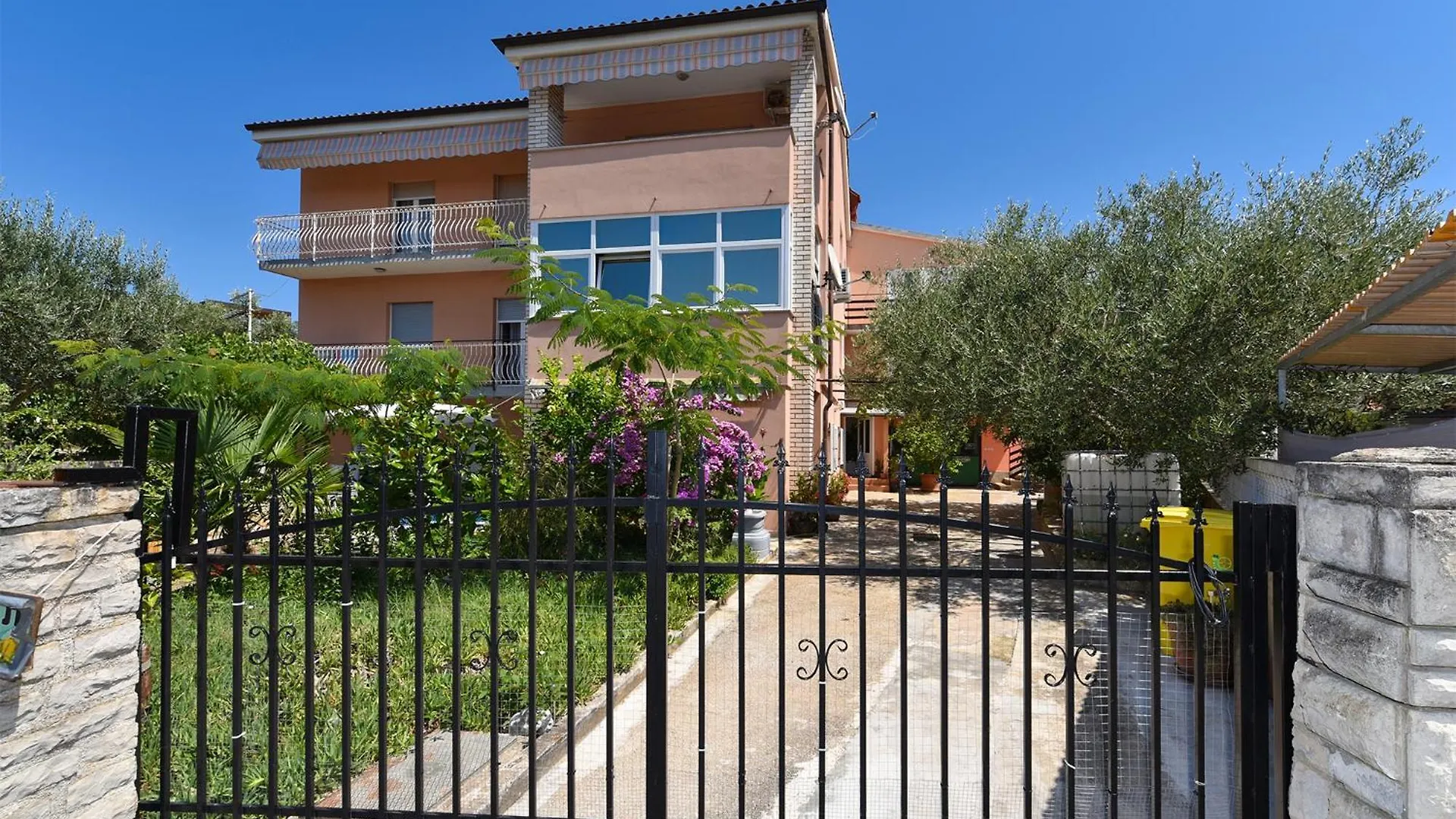 Apartments Meri 603 Medulin 0*,  Croatia