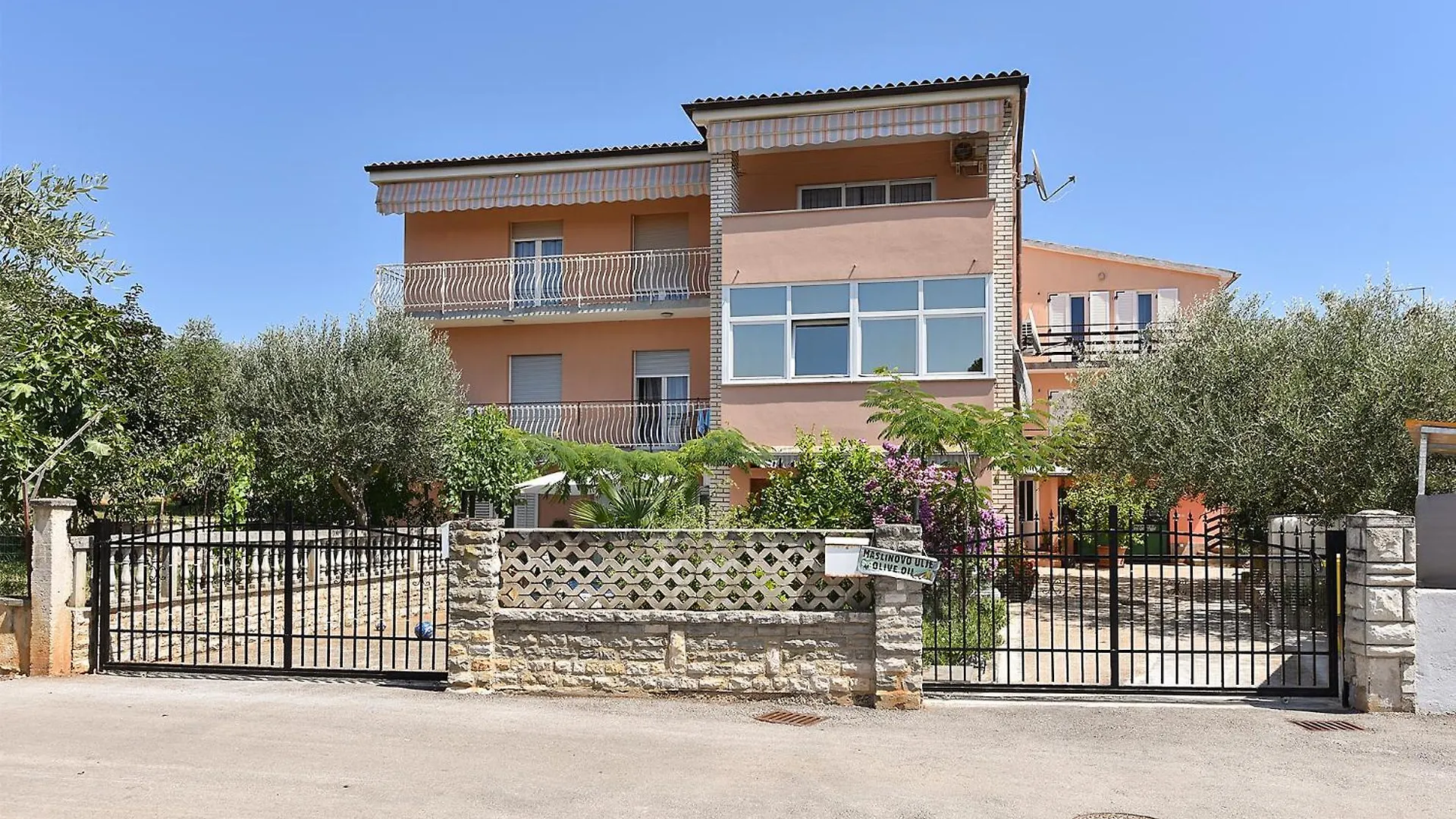 Apartments Meri 603 Medulin